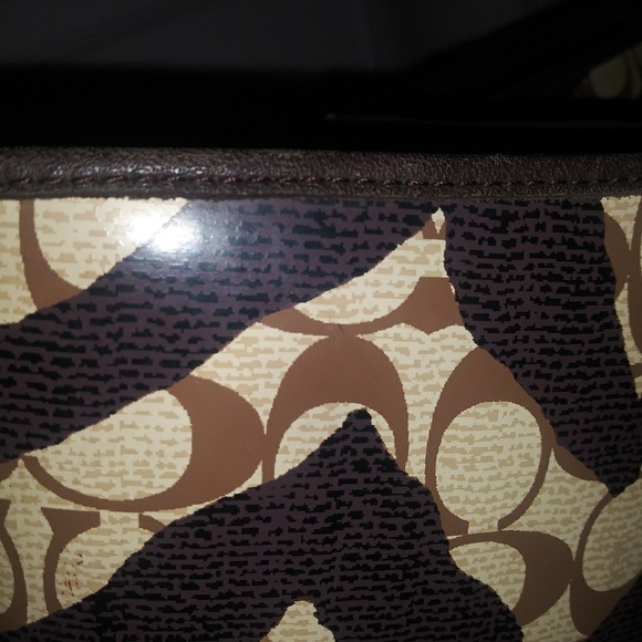 Coach monogram and zebra print overlay - Picture 4 of 6